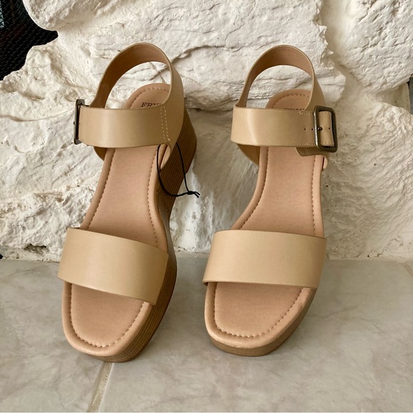 FRYE AND CO. Shoes - NWOT Frye and Co. Womens Lylah Wedge Sandals- size 10